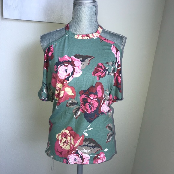 🌺1 LEFT🌺 Sage Floral Cold Shoulder Top - Picture 4 of 6